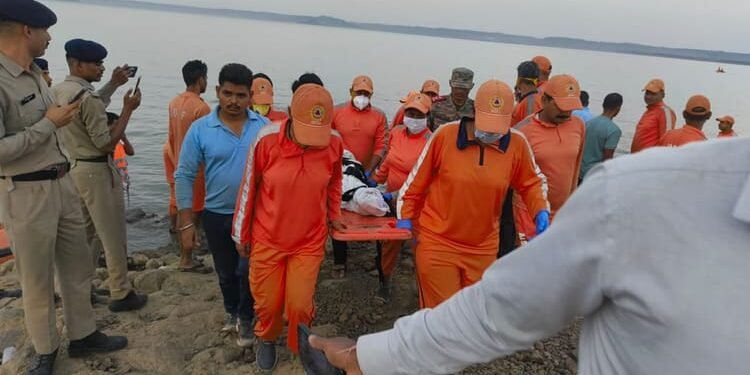 MP Boat Tragedy: जबलपुर बरगी डैम हादसे में मृतकों की संख्या हुई तेरह, बच्चे समेत दो के शव और मिले