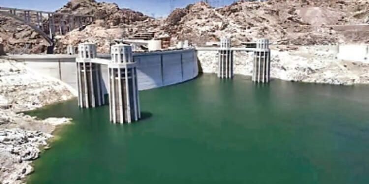Water Crisis: देश में गहराया जल संकट, 166 जलाशयों का स्तर 40% से नीचे; ये आठ राज्य ज्यादा प्रभावित