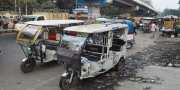 e-rickshaw: आज से दिल्ली में नए ई-रिक्शा नियम लागू; कौन से बदलाव होंगे, परिवहन विभाग की नई शर्तें क्या?