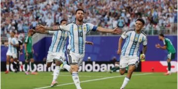 Argentina vs Algeria Live: दूसरे हाफ का खेल जारी; अर्जेंटीना ने अल्जीरिया पर बनाई 1-0 की बढ़त; फिर दिखा मेसी मैजिक