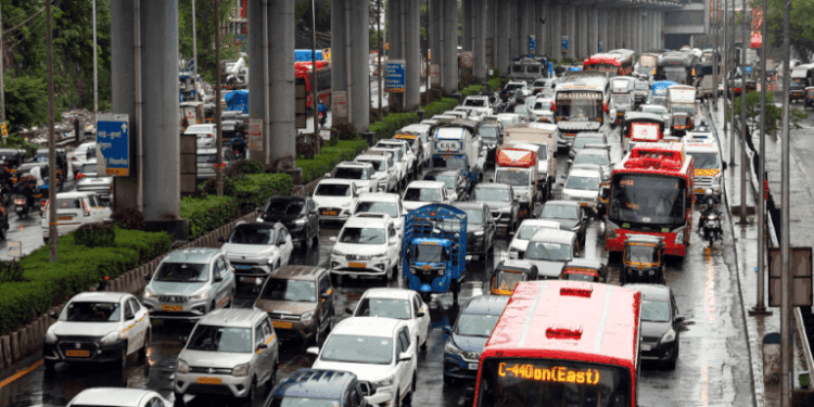 Mumbai Rain: मुंबई में बारिश पर IMD के ताजा अलर्ट में क्या? कई इलाकों में जलभराव, जनजीवन, यातायात पर बुरा असर