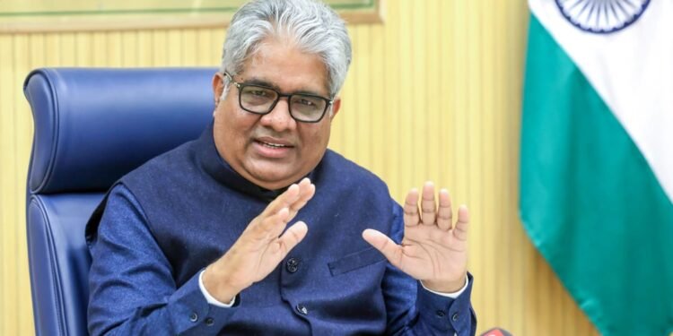 भूपेंद्र यादव के स्टाफ में बड़ा बदलाव: पर्यावरण मंत्रालय से क्यों हटाए गए तीन अधिकारी? कांग्रेस ने उठाए सवाल