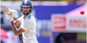 IND vs SL Live Score: चौथे दिन लंच तक भारत दूसरी पारी में 116/4, श्रीलंका पर 294 रन की बढ़त; पडिक्कल अर्धशतक से चूके
