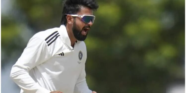 IND vs SL Live Score: सारांश जैन का डेब्यू, रवींद्र जडेजा ने सौंपी कैप; कुलदीप यादव को किया जा सकता है बाहर
