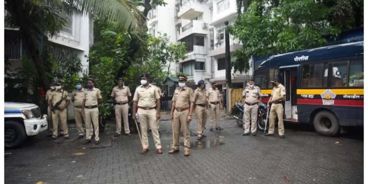 ब्रेकअप से खुला था पेपर लीक का राज: अब कपड़े के बैग से खुला महाराष्ट्र में फर्जी मार्कशीट रैकेट, तीन गिरफ्तार