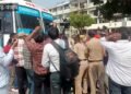 चंडीगढ़ में सीईसी दफ्तर घेरने बढ़े आप कार्यकर्ताओं को पुलिस ने रोका, कई हिरासत मे